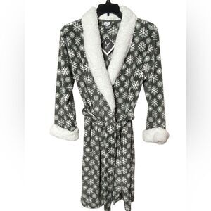 ECHO New York Women's Medium Charcoal Snowfkale Plush Soft Robe